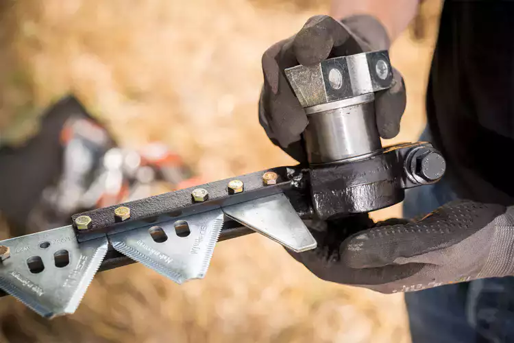 Sickle section, blade knife section, cutting blade for combine harvester