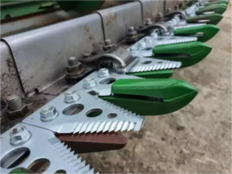 611203.1 agriculture harvester combine knife section