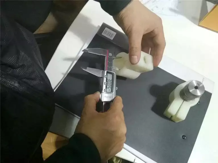 Casting baler needle