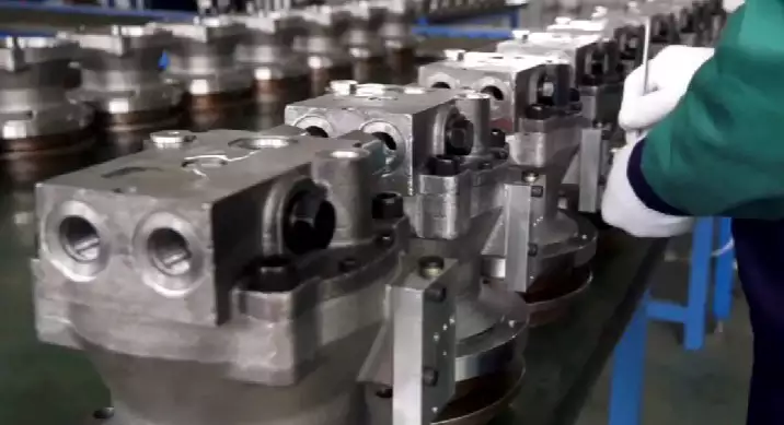 Planetary gearbox for vertical feed mixer