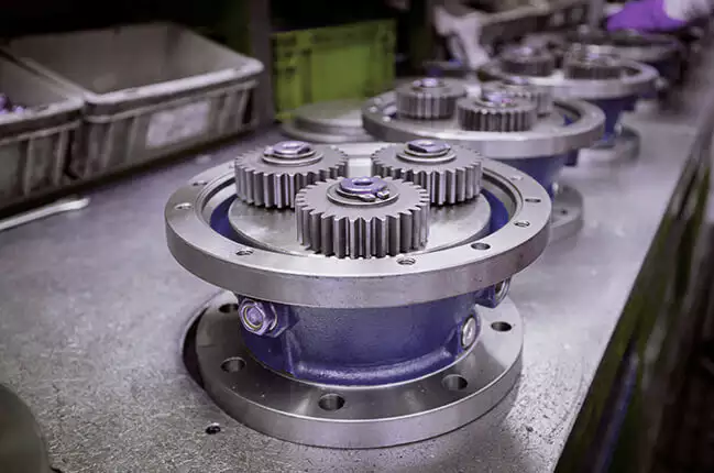 Planetary gearbox for vertical feed mixer