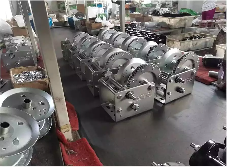 1BJY-HW-04S 1200LB Hand Winch Crank Gear Winch & Cable Heavy Duty Hook, with Steel Cable for ATV UTV Trailer Truck Boat, Metal