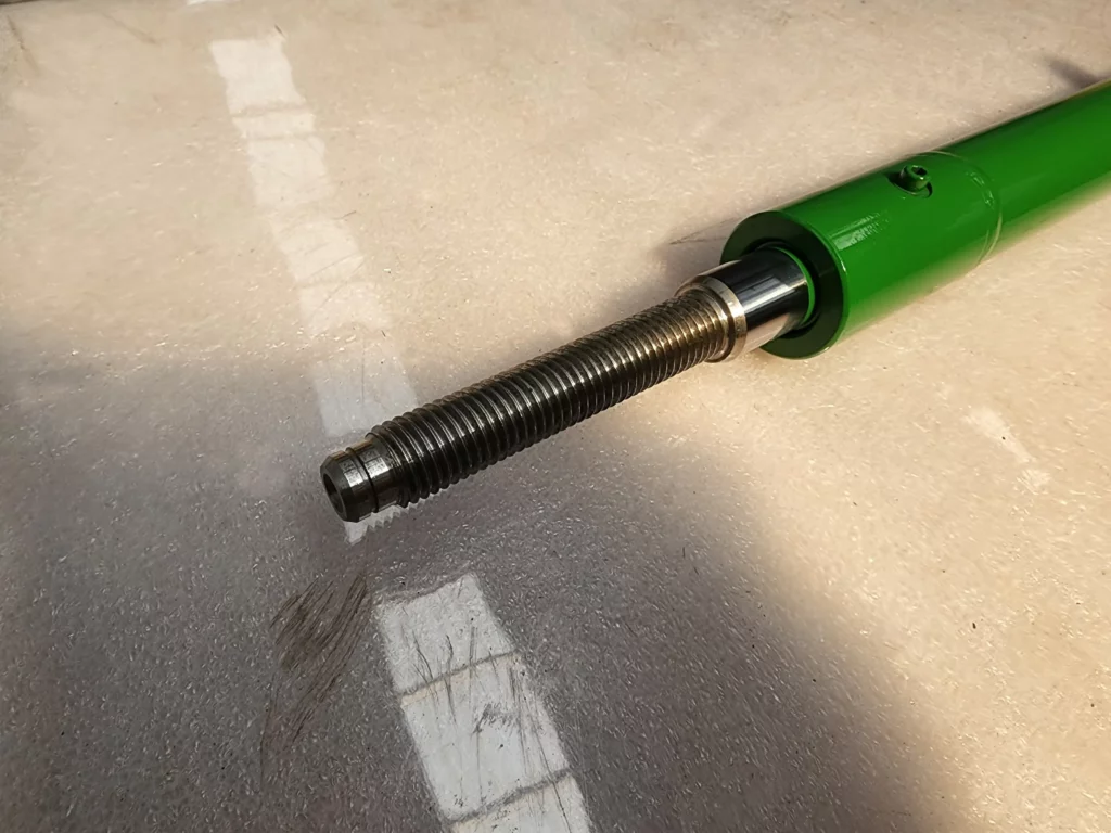 John Deere Hydraulic Cylinder Replacement 6-071-05