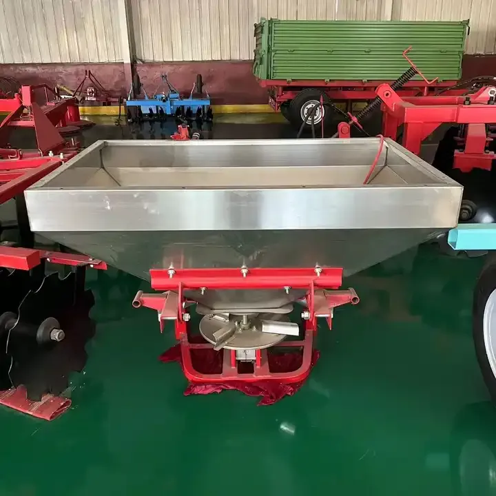 Agricultural Fertilizing Machinery Tractor Truck Manure Fertilizer Spreader