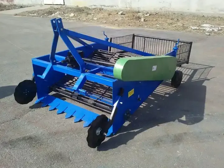 Potato Harvester/Cosechadora De Patatas: A High-Efficiency Farming Machine