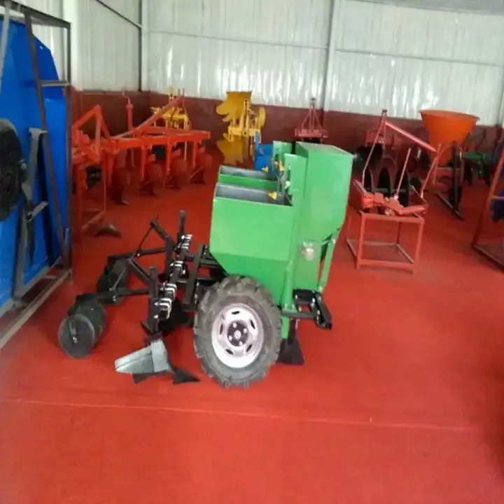 Potato Seed Sowing Machine/Potato Planter with Fertilizer