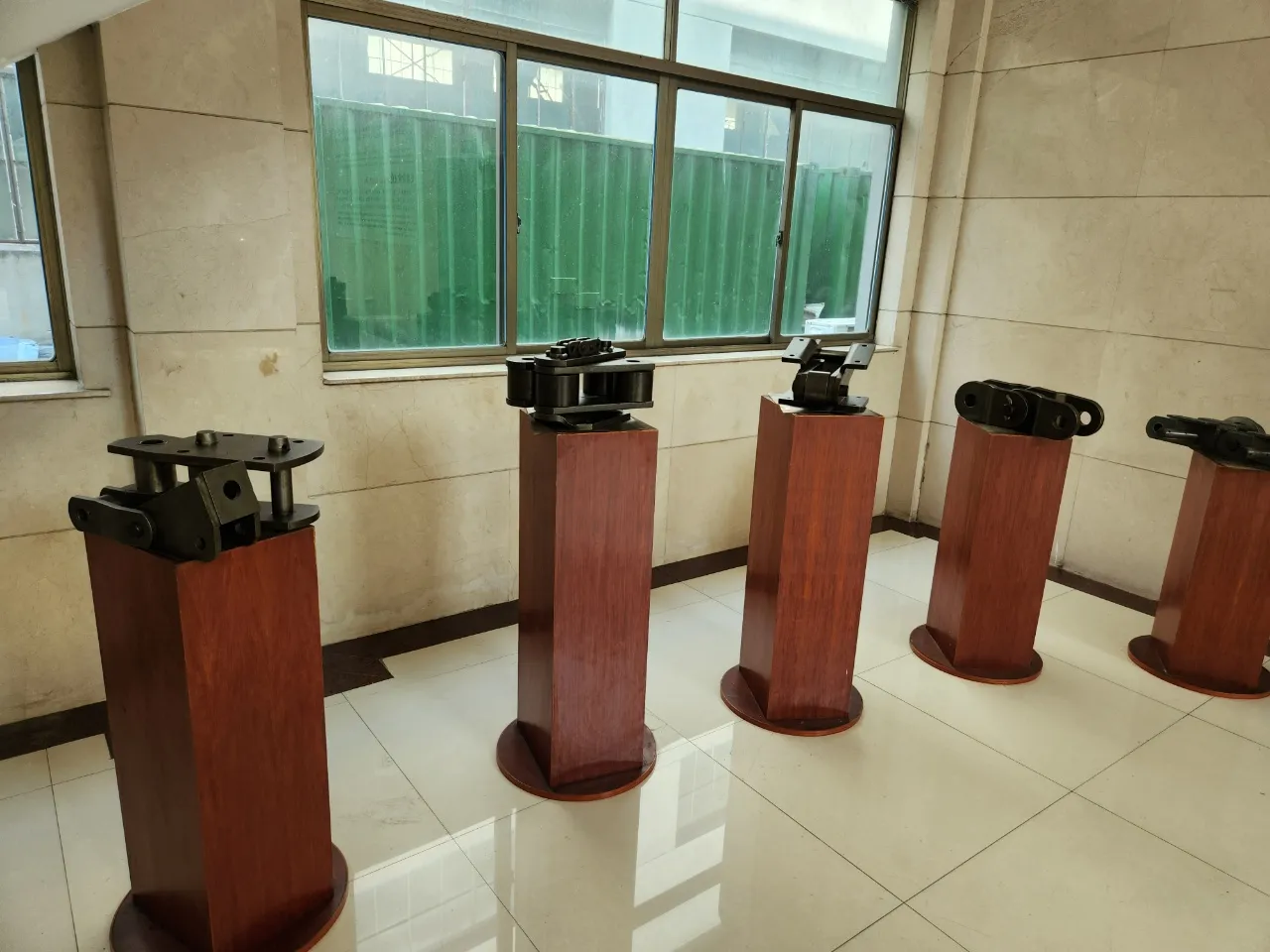 Replacement of Cincinnati CC-720 Conveyor Chains for Mining