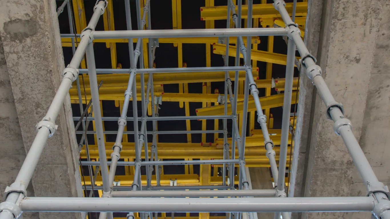 Cuplock Scaffolding System for Construction Engineering