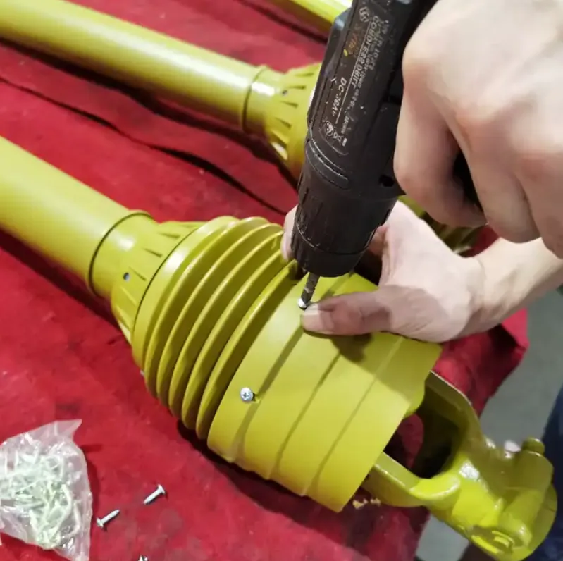 40 Horse Power Triangular Tube 995mm Tractor End Yoke 4.0501B Pto Shaft with Wide Angle Joint