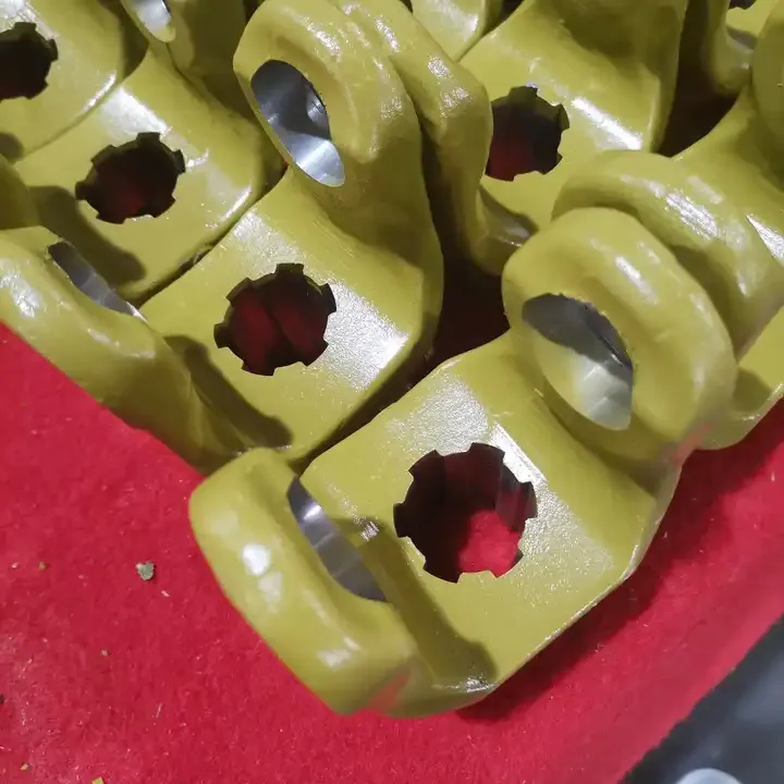 High Transmission Efficiency Round Yoke Plain Bore Yoke Keyway for Cultivators Tractors