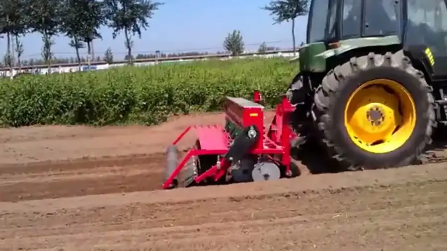 China Factory Supply Farm Tractor Trailed Wheat Seeder No Tillage Seed Drill Wheat Planter